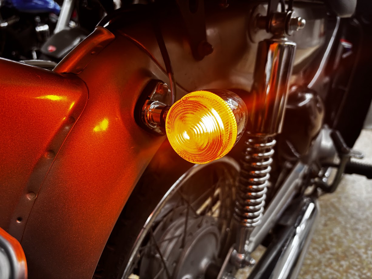 ledウインカーが光っている様子